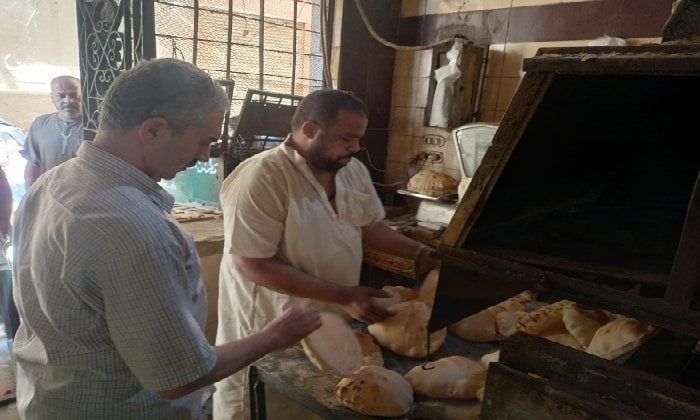مدير تموين الإسكندرية يتفقد عدد من المخابز البلدية