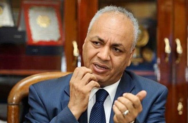 مصطفى بكري يتقدم ببلاغ لمباحث الإنترنت ضد صفحة مزيفة على «الفيسبوك»