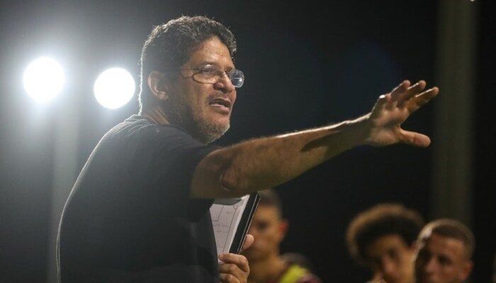 بعد الفوز بكأس مصر.. الزمالك يستقر على تكريم أيمن الرمادي