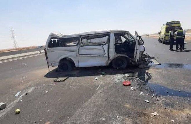 مصرع وإصابة 14 شخصًا في حادث انقلاب ميكروباص على طريق أسيوط الغربي