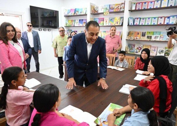 رئيس الوزراء يتفقد مشروع كتابك الثقافي بقرية زاوية صقر بالبحيرة