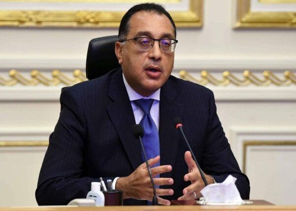 رئيس الوزراء يتفقد سير العمل بعددٍ من المشروعات الخدمية والتنموية في البحيرة