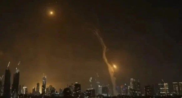 إعلام إسرائيلي: 3 قتلى وعشرات المصابين جراء الهجمات الإيرانية بكافة أنحاء البلاد
