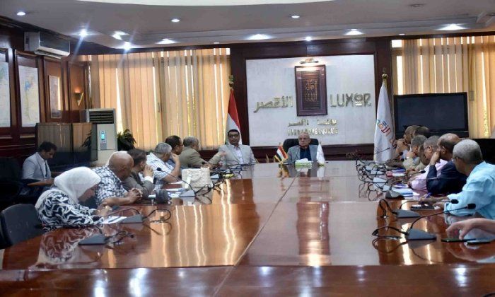 قبل بدء امتحانات الثانوية العامة.. رفع درجة الاستعداد القصوى داخل الإدارات التعليمية بالأقصر