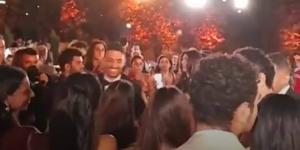 قبل السفر لمونديال الأندية .. طاهر محمد طاهر نجم الأهلى يحتفل بزفافه - تواصل نيوز