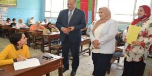 مدير تعليم بورسعيد يتابع امتحانات علوم الإعدادية بإدارة شرق التعليمية - تواصل نيوز