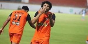 نجم الأهلي السابق يعرض مهاجم فاركو علي الزمالك - تواصل نيوز