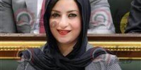 النائبة آيات الحداد تقترح إنشاء منظومة ذكية لتشغيل الحارة الترددية على الدائري.. وغرامات تصل إلى 20 ألف جنيه وحجز المركبة للمخالفين - تواصل نيوز