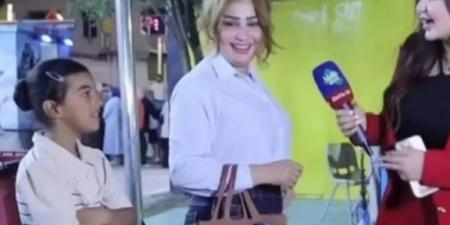 فيديو لأم يغضب العراقيين.. وموجة اتهامات بالتنمر على طفلتها - تواصل نيوز