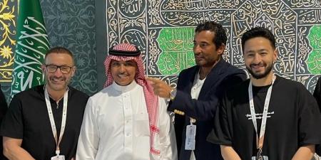عمرو سعد وحمادة هلال وأحمد السقا.. نجوم الفن بصحبة وزير الإعلام السعودي - تواصل نيوز
