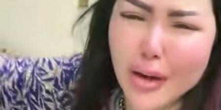 ضربني وخد بناتي.. زوجة إسماعيل الليثي تستغيث: حد يلحقني - تواصل نيوز