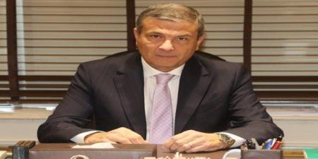 مصر.. وزير الزراعة يطمئن على مسئول حماية الأراضي بسوهاج بعد تعرضه لاعتداء أثناء تنفيذ إزالة تعديات - تواصل نيوز