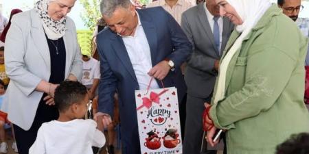 هدايا من محافظ الإسماعيلية لأطفال دار الرعاية في العيد - تواصل نيوز