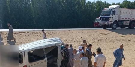 . وفاة 3 أشخاص وإصابة 11 آخرين في حادث انقلاب ميكروباص بالمنيا - تواصل نيوز
