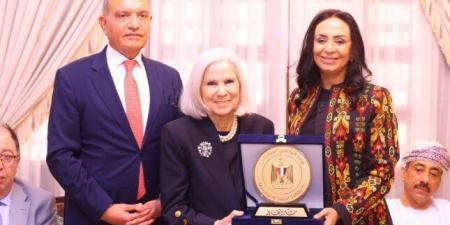وزيرة التضامن تكرم السفيرة هيفاء أبو غزالة تقديرًا لجهودها في العمل الاجتماعي العربي - تواصل نيوز