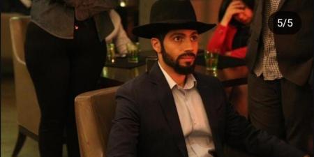 بـ لوكات مختلفة.. مينا مسعود يكشف عن شخصية حمزة الكاشف بفيلم في عز الضهر - تواصل نيوز