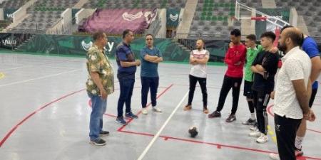 مدير الرياضة بالقليوبية يتفقد تدريبات منتخب كرة اليد - تواصل نيوز