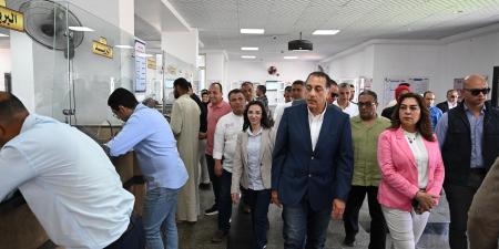 عاجل وحصرى - رئيس الوزراء يتفقد المركز التكنولوجي لخدمة المواطنين بزاوية صقر - تواصل نيوز