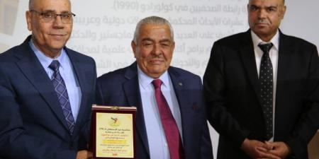 احنا بتوع الجديد - مبادرة "عجلونيون أبدعوا" تكرم عميد الإعلام بجامعة البترا الدكتور علي نجادات - تواصل نيوز