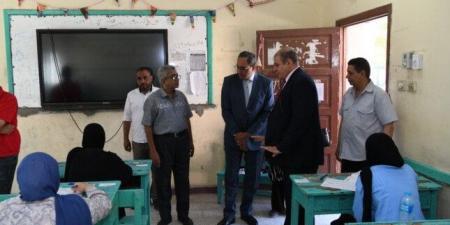 شاهد الان - محافظ قنا يتفقد لجان امتحانات الثانوية العامة ويطمئن على انتظامها - تواصل نيوز