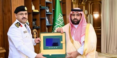 احدث الاخبار - أمير جازان يستعرض التقرير السنوي لحرس الحدود - تواصل نيوز