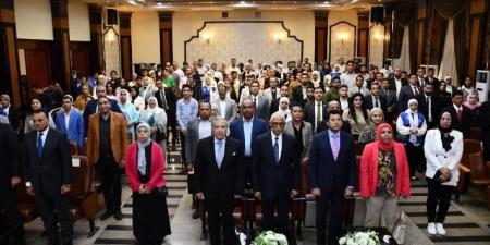 عاجل وحصرى - وزير الشباب ومحافظ شمال سيناء يشهدان اللقاء الحواري بعنوان "مهددات الأمن القومي ..ثورة٣٠ يونيو  .. شعب يحمي وطن" - تواصل نيوز