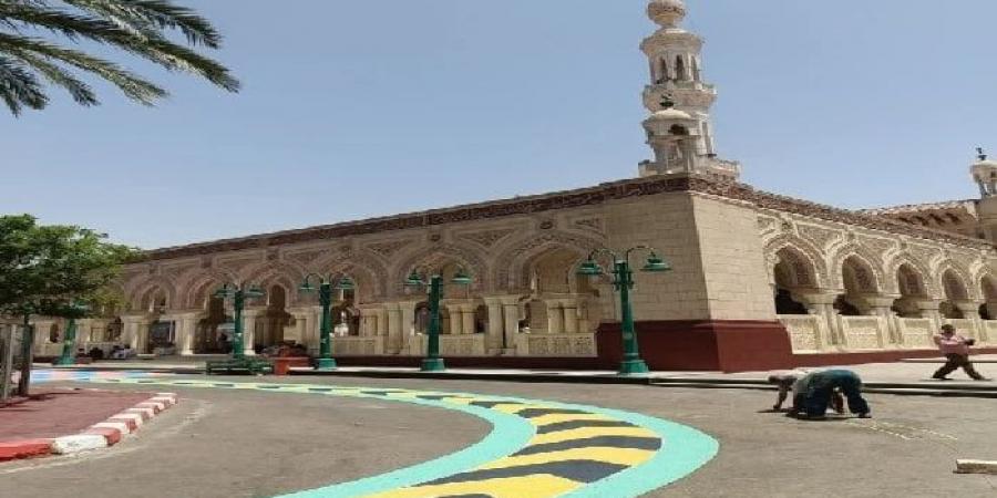 تنفيذي قنا يستعد لتجهيز ساحة مسجد سيدي عبد الرحيم القنائي لصلاة عيد الأضحى - تواصل نيوز