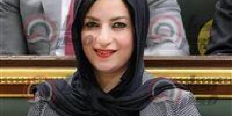 النائبة آيات الحداد تقترح إنشاء منظومة ذكية لتشغيل الحارة الترددية على الدائري.. وغرامات تصل إلى 20 ألف جنيه وحجز المركبة للمخالفين - تواصل نيوز