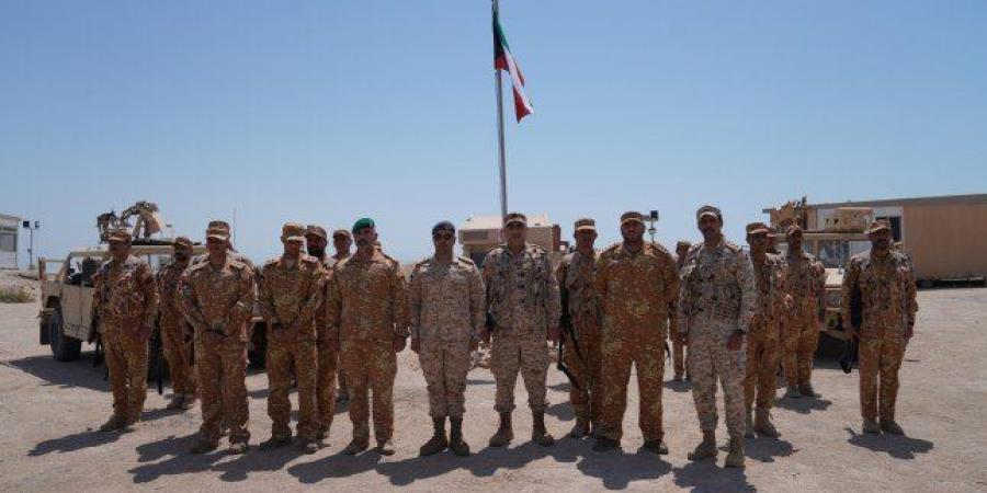 الكويت.. نائب رئيس (الأركان) يزور عددا من المواقع الشمالية التابعة لقوة (واجب مبارك) - تواصل نيوز