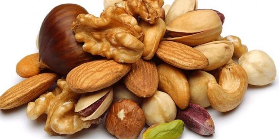 منتجات تساعد على نمو الشعر منها المكسرات - تواصل نيوز