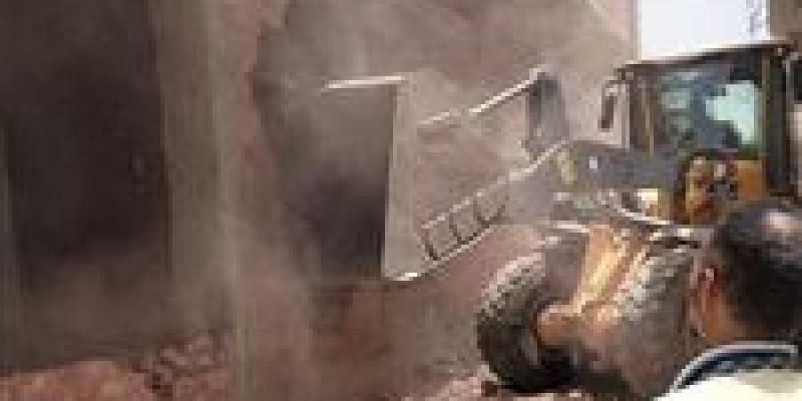 تفاصيل إصابة مدير إدارة حماية الأراضي الزراعية بسوهاج بعد رميه بالحجارة - تواصل نيوز