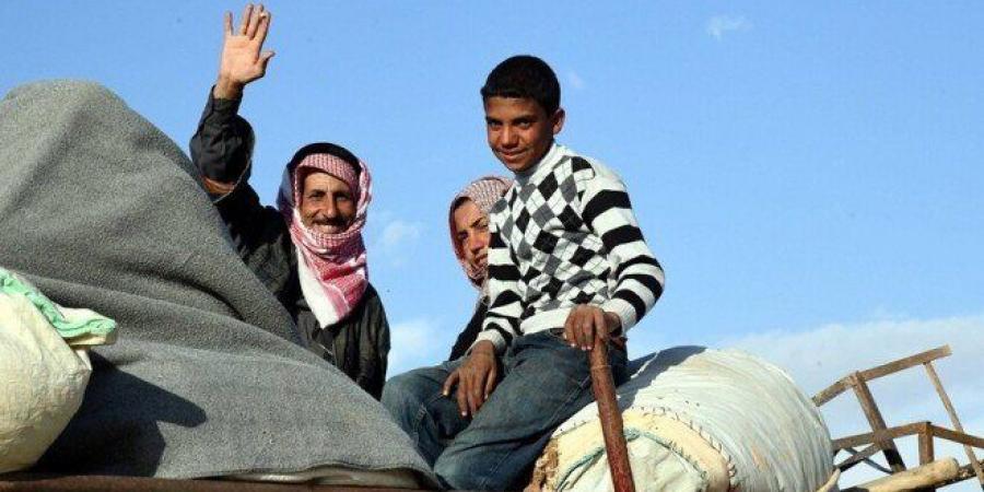 سوريا تطوي صفحة مأساة مخيم "الركبان".. عودة جماعية للاجئين وإغلاق أحد أكثر فصول النزوح إيلاماً - تواصل نيوز