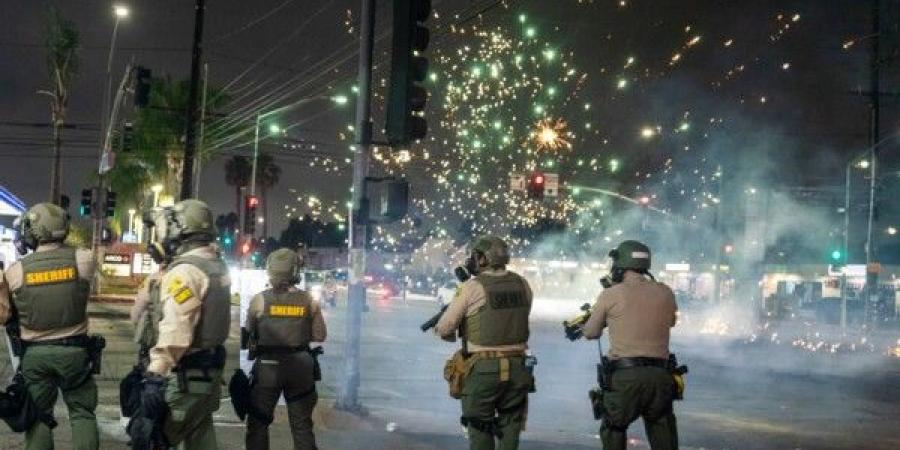 حاكم كاليفورنيا: تحرك الحكومة الفيدرالية للسيطرة على الحرس الوطني بكاليفورنيا لن يؤدي إلا لتصعيد التوترات - تواصل نيوز