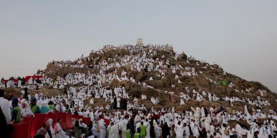 ملايين الحجاج يتوافدون إلى صعيد عرفات لأداء ركن الحج الأعظم - تواصل نيوز