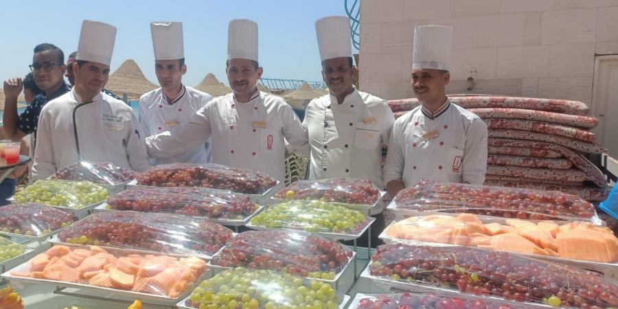 مهرجان العنب علي شواطئ الغردقة احتفالا بثالث أيام عيد الأضحى  - تواصل نيوز