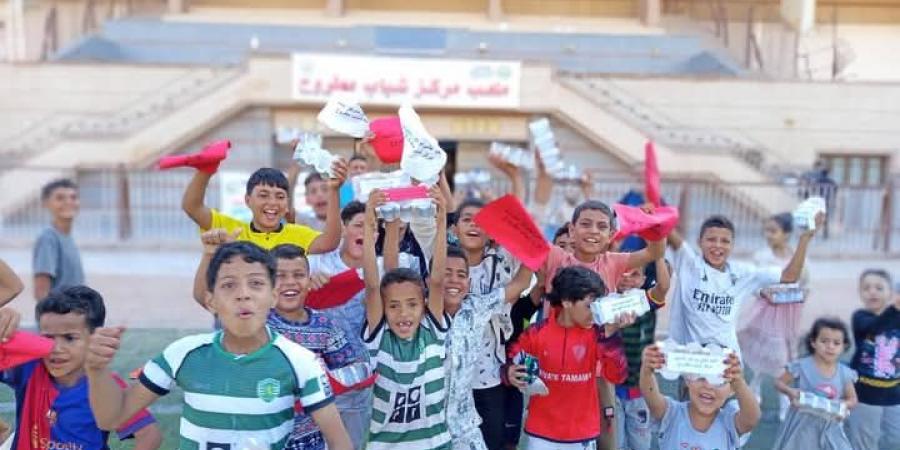 مركز شباب مطروح يوزع الهدايا على الأطفال ويفتح أبوابه للمواطنين - تواصل نيوز