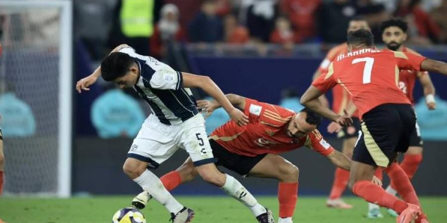 باتشوكا يتقدم بهدف نظيف أمام الأهلي في الشوط الأول - تواصل نيوز