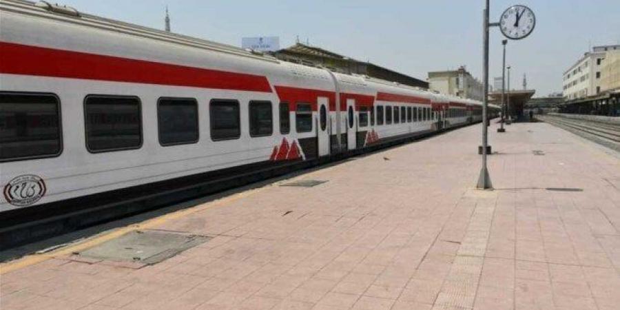 لو مسافر القاهرة.. اعرف جدول مواعيد قطارات الصعيد اليوم الإثنين 9 يونيو 2025 - تواصل نيوز