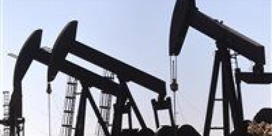 بعد تراجع 3 أسابيع| النفط يحقق مكاسب أسبوعية بـ4.9% للخام الأمريكي و2.75% لبرنت - تواصل نيوز
