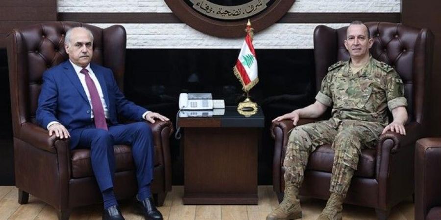 قائد الجيش بحث مع أبو الحسن بالأوضاع العامة واستقبل وفدًا من "كركلا" - تواصل نيوز
