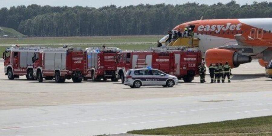 بعد ظهور دخان في قمرة القيادة.. هبوط اضطراري لطائرة متجهة من ليون إلى بودابست - تواصل نيوز