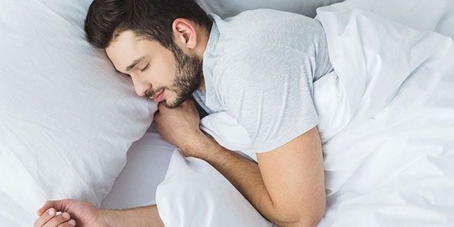 دراسة .. النوم الإضافي يحافظ على حاسة السمع في منتصف العمر - تواصل نيوز
