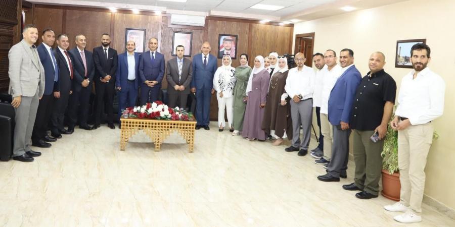 رئيس جامعة البلقاء التطبيقية يتلقى التهاني بعيد الأضحى - تواصل نيوز