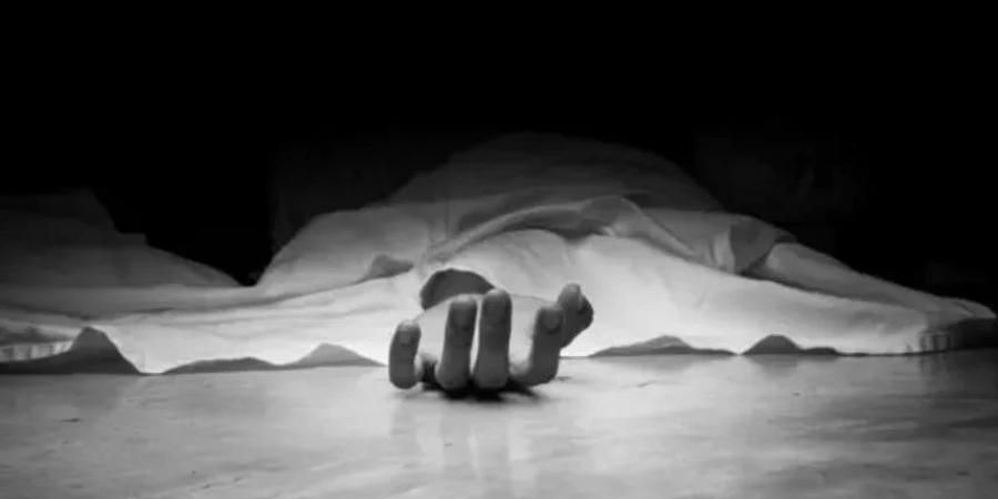 لحظة لا تُنسى.. عروس تُفجع بوفاة والدها بين ذراعيها بحفل الزفاف - تواصل نيوز