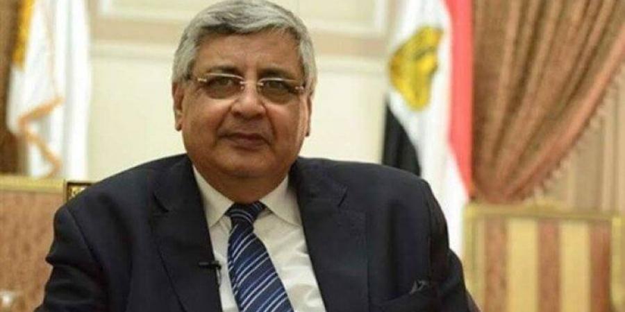 عوض تاج الدين يكشف مفاجأة بشأن منظومة التأمين الصحي الشامل - تواصل نيوز