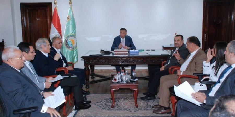 وزير الزراعة يبحث زيادة فرص الاستثمار في الدول الإفريقية - تواصل نيوز