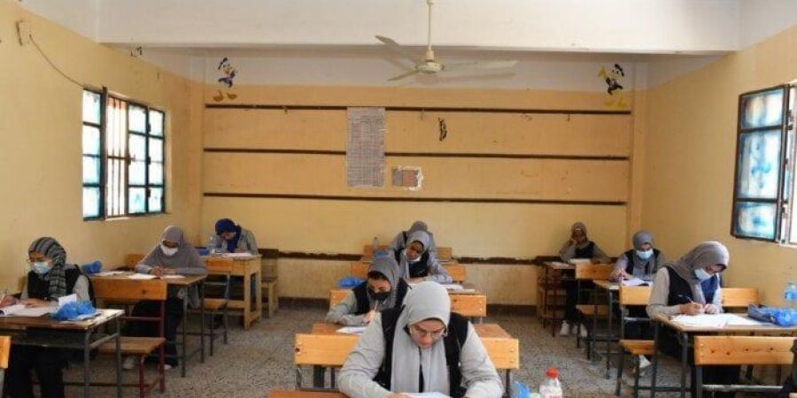 نماذج استرشادية لطلاب الثانوية العامة 2025.. أسئلة وإجابات لن يخرج عنها الامتحان - تواصل نيوز