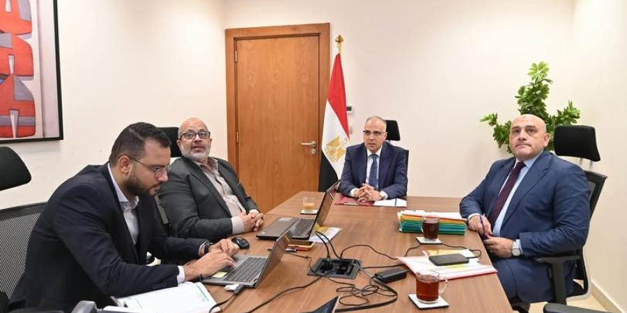 وزير الري يتابع أعمال حماية الشواطئ بسواحل مصر الشمالية - تواصل نيوز