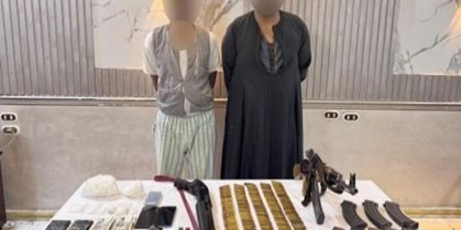 ضبط عناصر بؤر إجرامية ومصرع عنصرين شديدى الخطورة فى مواجهة مع الشرطة بأسيوط والمنيا  - تواصل نيوز