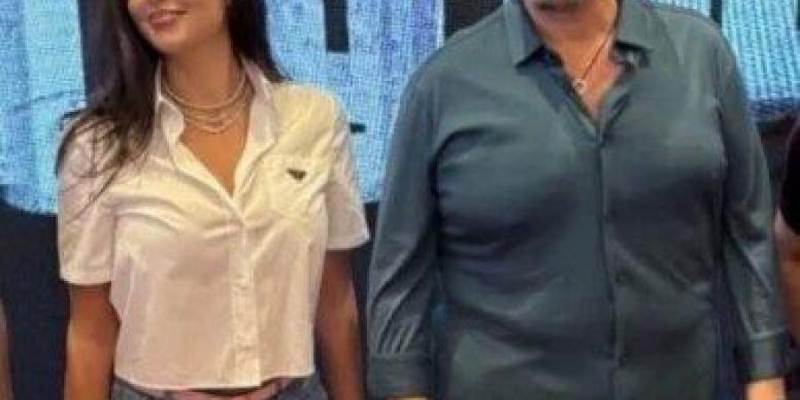 ظهر بوزن زائد.. مصدر مقرب لـ كريم عبد العزيز يكشف لـ «الأسبوع» حقيقة صورته في العرض الخاص لـ «المشروع x» - تواصل نيوز